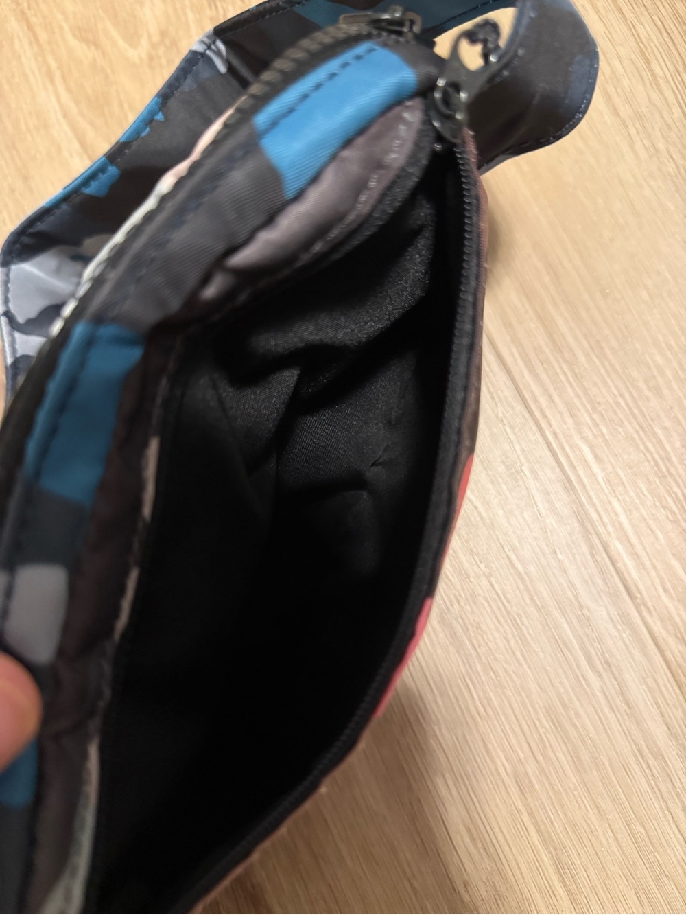 Lululemon Everywhere Belt Bag 1L - Picture 5 of 8